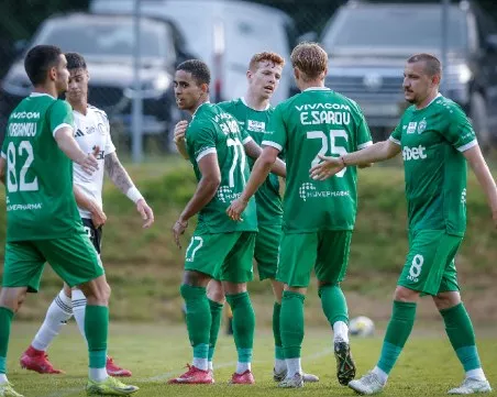 Лудогорец се измъчи сериозно, но победи Динамо Минск