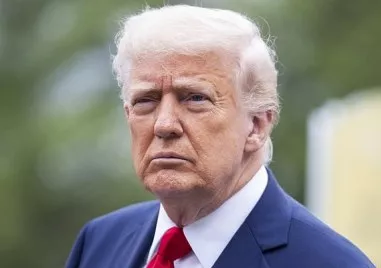 Администрацията на Тръмп възобнови изпращането на някои видове въоръжение на