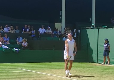 Александър Василев се класира за полуфиналите на сингъл при юношите