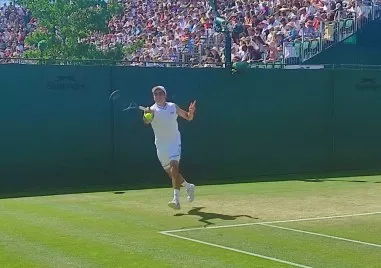 Иван Иванов се класира убедително за полуфиналите на сингъл при