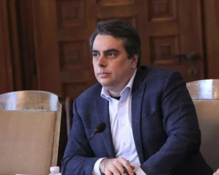 Асен Василев: Обиските на Антикорупционната комисия се извършват по унизителен начин