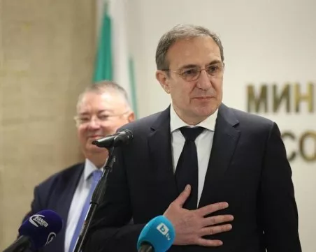 Гуцанов: За 2026 г. минималната заплата ще бъде 1200 лева