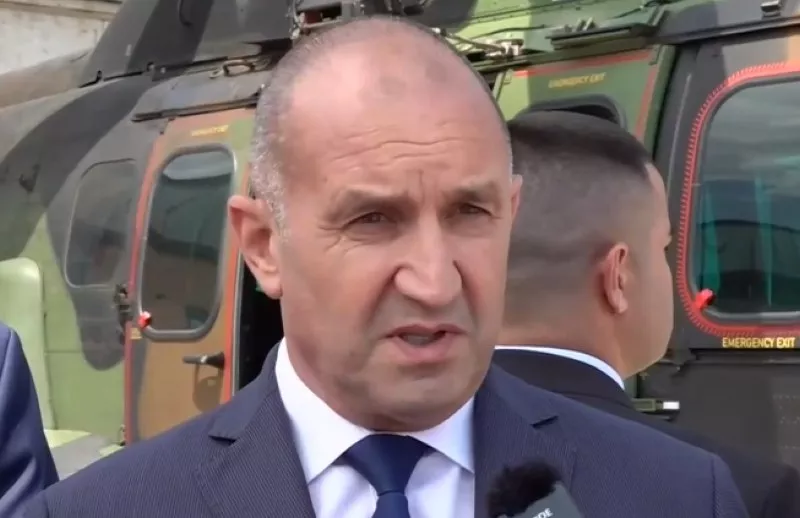 Радев: Нагло се лъже за 