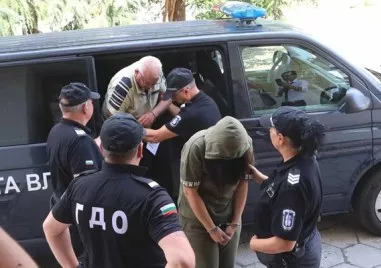 Пуснаха под гаранция замесените в разбитата фабрика за цигари край Хасково