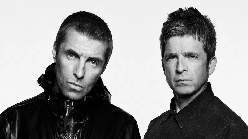 Oasis отново номер 1 в британските класации след завръщането си на сцената