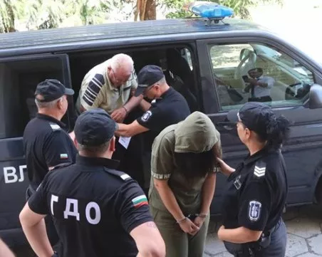 Пуснаха под гаранция замесените в разбитата фабрика за цигари край Хасково