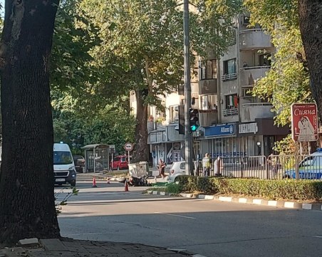 Моторист загина при катастрофа в Асеновград, инцидентът затвори пътя Пловдив – Смолян