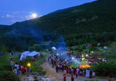 Вместо мир и любов: Арест на хипи фестивал в Родопите