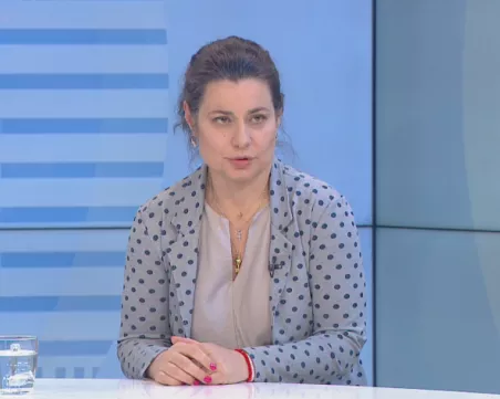 Набедената, че е удряла родилка в 
