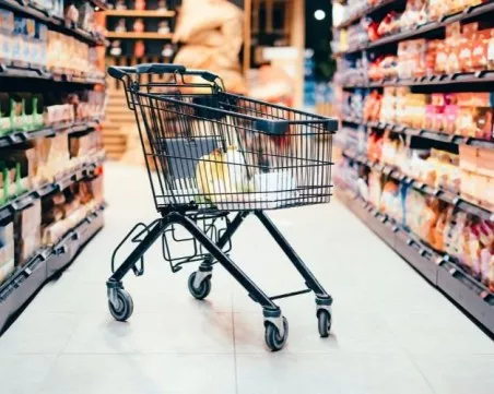 Скок в цените на основните продукти, потребителската кошница е поскъпнала с 2 лв.