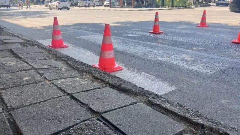 Млад шофьор блъсна 11-годишно дете на пешеходна пътека в Казанлък