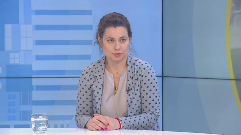 Набедената, че е удряла родилка в