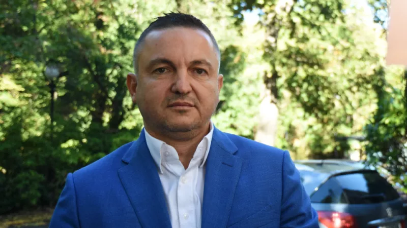 Портних: Защо мълча за Варна, а вие защо не говорите за 400-те хил. лева глоба, които ресторантът на кмета не издължи на общината?!