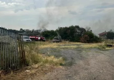 Пожар във вилната зона на Харманли, изпепели къща и лозя