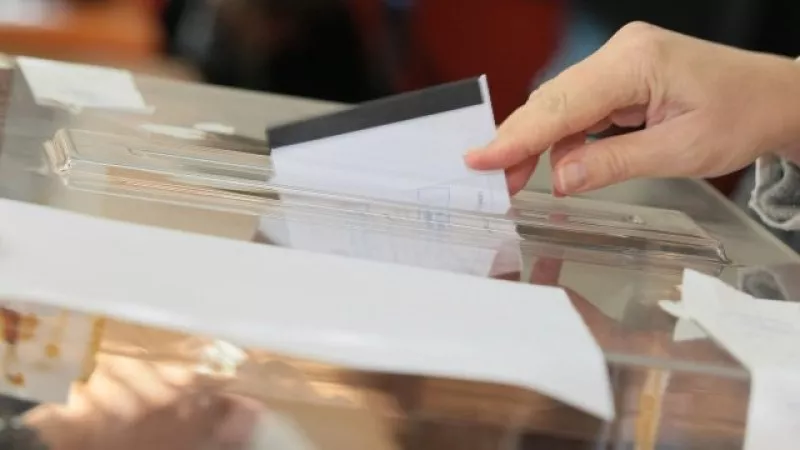 При избори днес: ГЕРБ печели убедително,