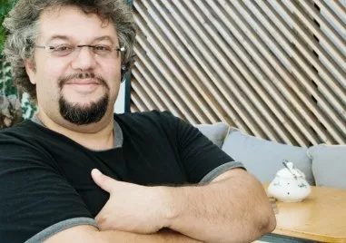 Манол Пейков за нарушенията си на пътя: Простете за гаменската проява