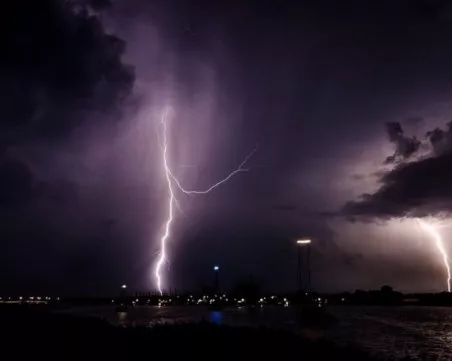 6000 мълнии поразиха България за няколко часа