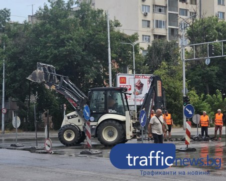 Домакинства в Кършияка са без вода, ВиК авария наводни оживено кръстовище