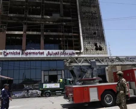 Пожар избухна в търговски център в Ирак, загинали са 69 души
