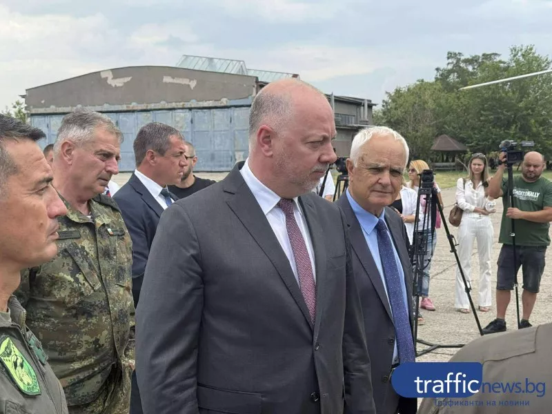 Желязков: Армията удвоява капацитета си за борба с пожари, 67 общини още не са преминали обучение по системата „BG ALERT