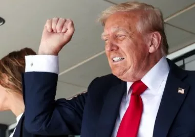 Президентът на САЩ Доналд Тръмп е бил прегледан заради подуване