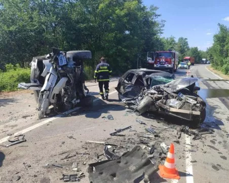 Четирима души са в болница след тежка катастрофа край Шумен