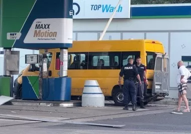 Взрив на бензиностанция в Бургас: Пострадаха 14-годишно дете и дядо му