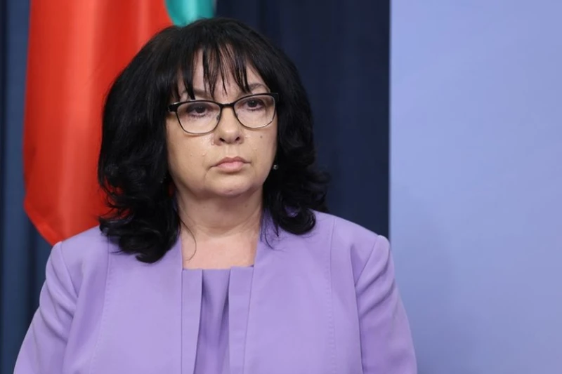 Министър Петкова: България емитира дълг на международните пазари при изключително благоприятни условия