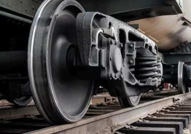 Товарен влак дерайлира в междугарието Калофер Тъжа около 21