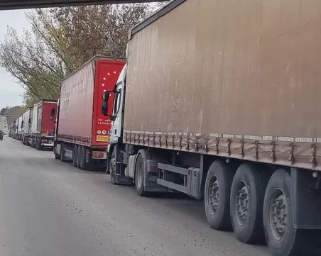 Oграничават от днес движението на камиони над 20 тона заради жегите