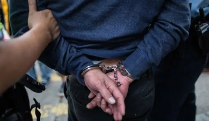 Задържаха мъж, самозадоволявал се до детска площадка в Ловеч