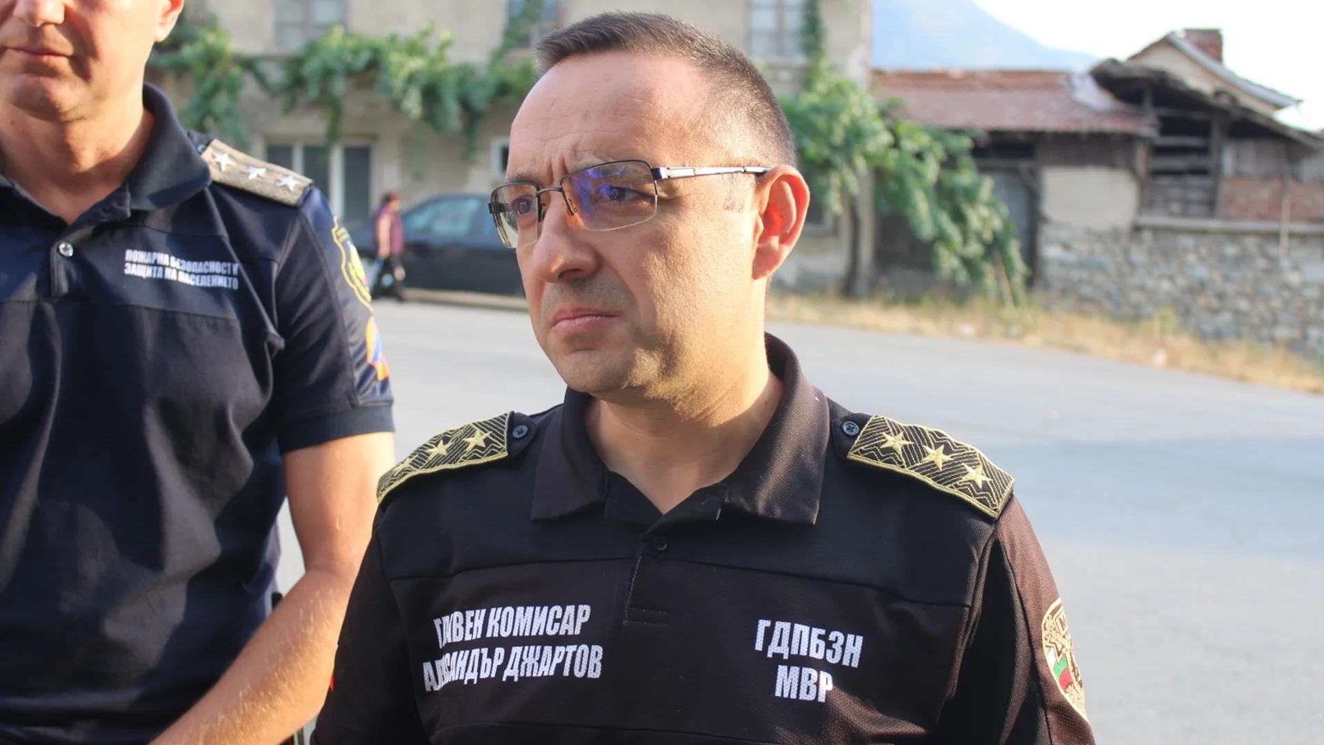 Борбата с огъня край Костинброд продължава, обявиха частично бедствено положение