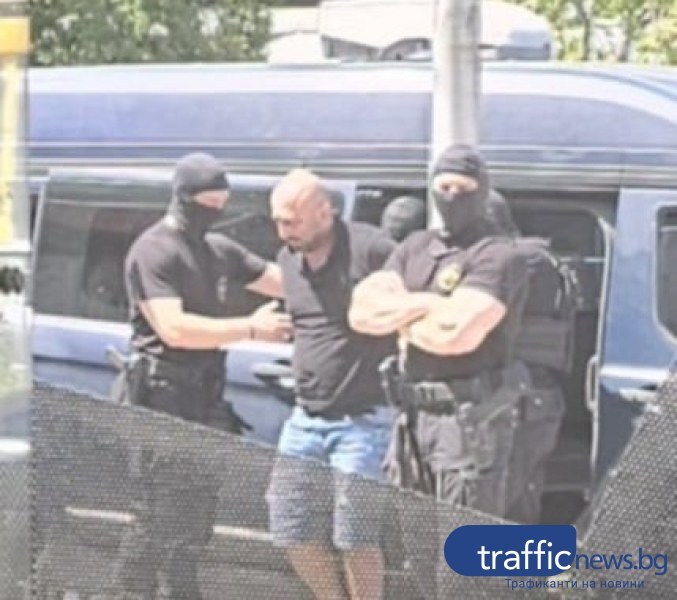 Зрелищен арест на пловдивски булевард! Маскирани полицаи заловиха издирван водач на БМВ