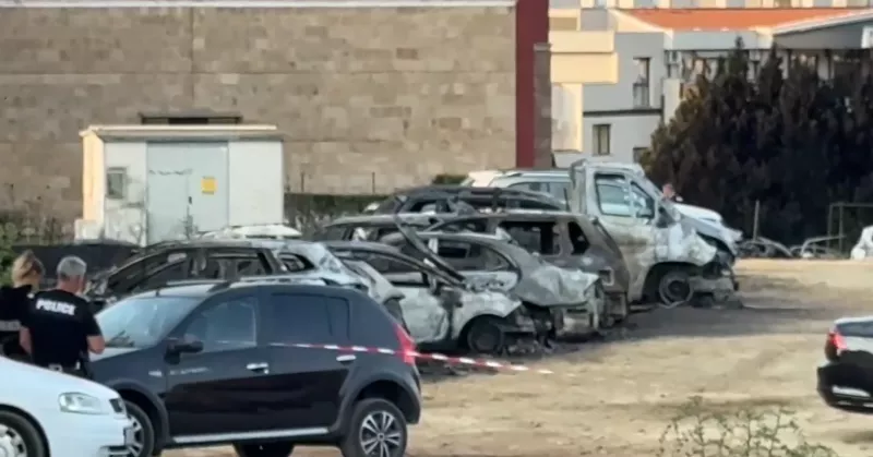 22 автомобила в Свети Влас изгоряха напълно, предстои разследване