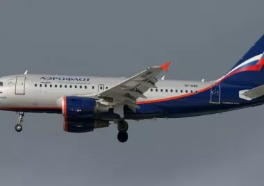 Самолет с 49 души на борда се разби в Русия