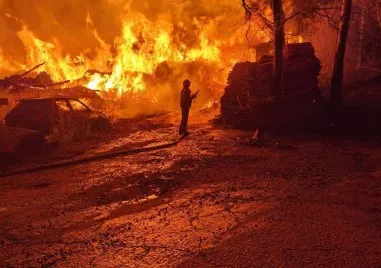 Пожарникарите в Пловдивска област призовават за спешна помощ от доброволци