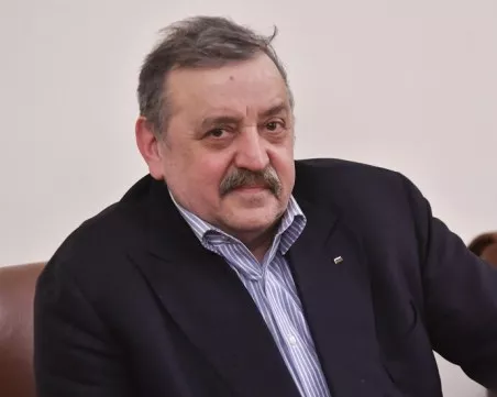 Проф. Тодор Кантарджиев със съвети за лятото: Храната да минава през огън и да се пие чиста вода