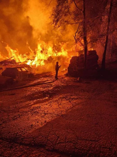 Пожарникарите в Пловдивска област призовават за спешна помощ от доброволци
