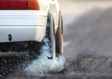 Каскада в стила на холивудски екшън завършила не със слава