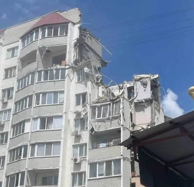 Експлозия в десететажна сграда в Русия, има жертви