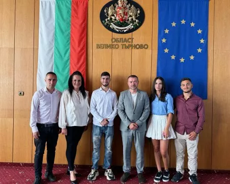 На среща с редица институции: Асоциация на инфлуенсърите представи иновативни идеи за връщане на децата училище