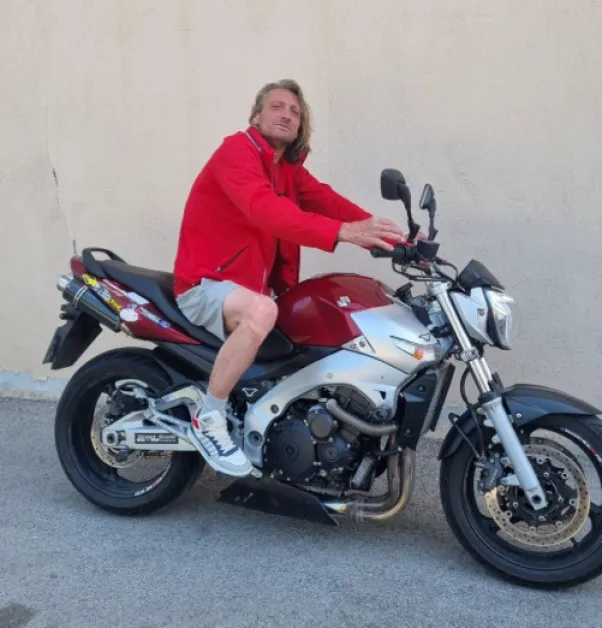 Полиция и близки издирват 55-годишния Мариян Димитров, който е в