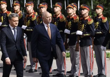 С военни почести беше посрещнат премиерът Росен Желязков на официално посещение в Молдова