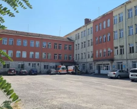 В стабилно състояние са евакуираните от Дома за хора с психични разстройства в село Радовец