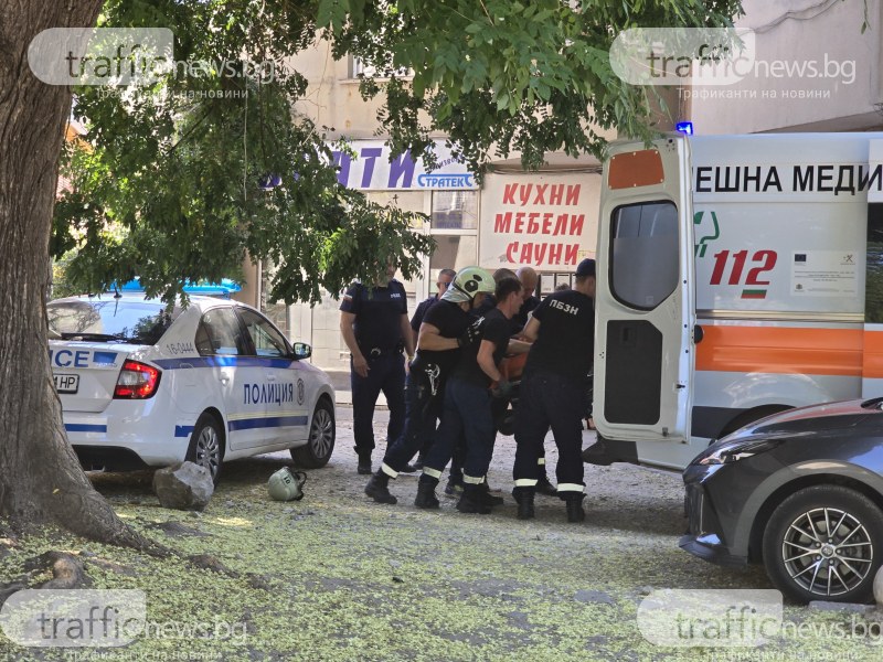 Акция в центъра на Пловдив – пожарникари и медици спасяват мъж, прилошало му в жегата