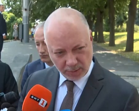 Желязков за критиките на Радев: Няма да коментирам пловдивски сказки