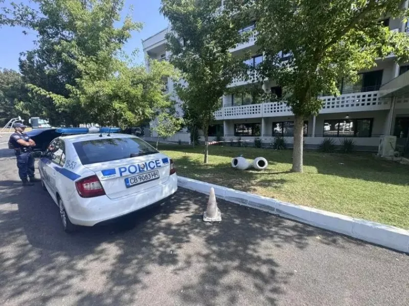 Падналият от тераса и в кома 15-годишен е опитал да избегне нощна проверка
