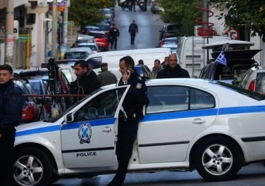 Полицаи гониха кола, управлявана от 8-годишно дете в Атина