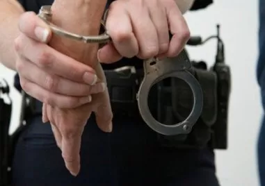 Задържаха трима в Пловдив за притежание на наркотици