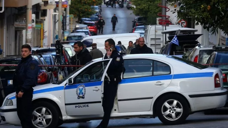 Полицаи гониха кола, управлявана от 8-годишно дете в Атина